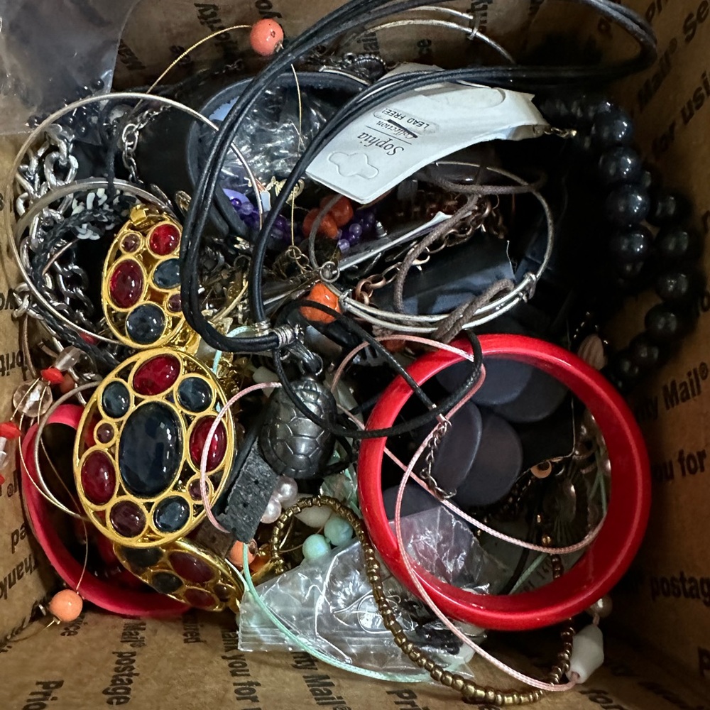4lb junk jewelry crafting box what you see is what you get